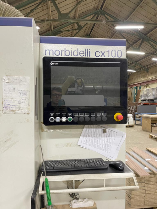 Виставлений на продаж свердлильний верстат з ЧПУ - Morbidelli cx 100 Виставлений на продаж свердлильний верстат з ЧПУ - Morbidelli cx 100